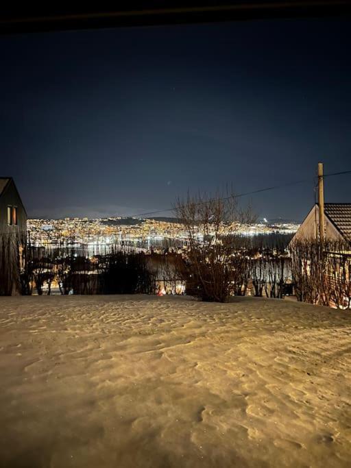 Aurora Apartment Very Close To Cable Car And Sherpatrappa Tromsø Esterno foto