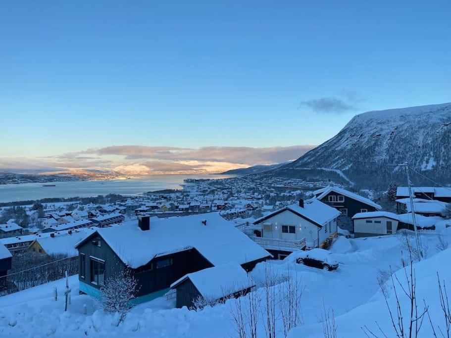Aurora Apartment Very Close To Cable Car And Sherpatrappa Tromsø Esterno foto