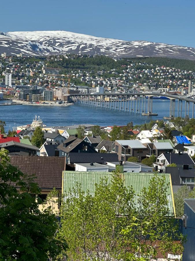 Aurora Apartment Very Close To Cable Car And Sherpatrappa Tromsø Esterno foto